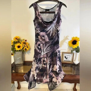 Apparel women’s size 6  purple floral short short sleeve dress